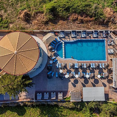 Island Kavos Hotel Exterior photo