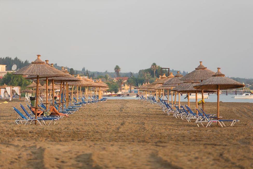 Island Kavos Hotel Exterior photo