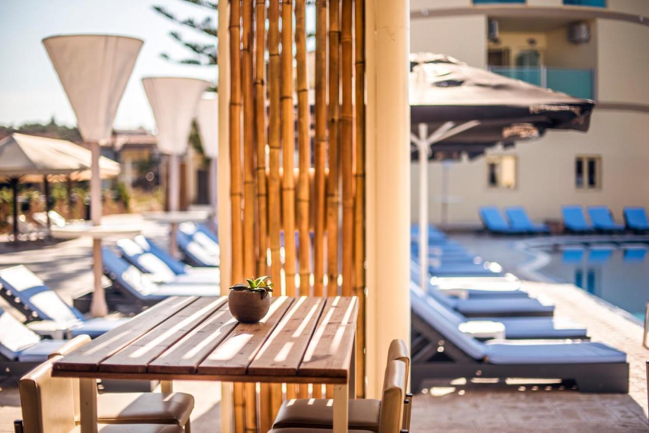 Island Kavos Hotel Exterior photo