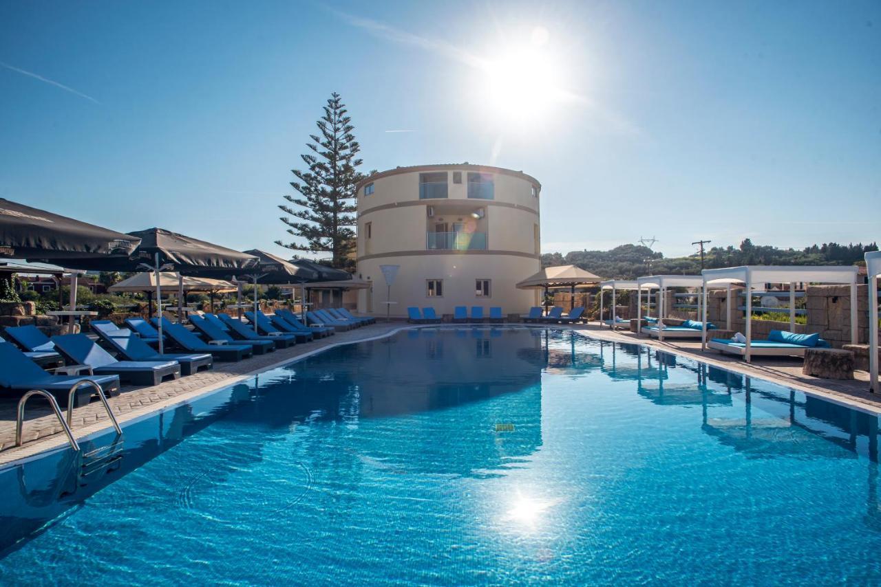 Island Kavos Hotel Exterior photo