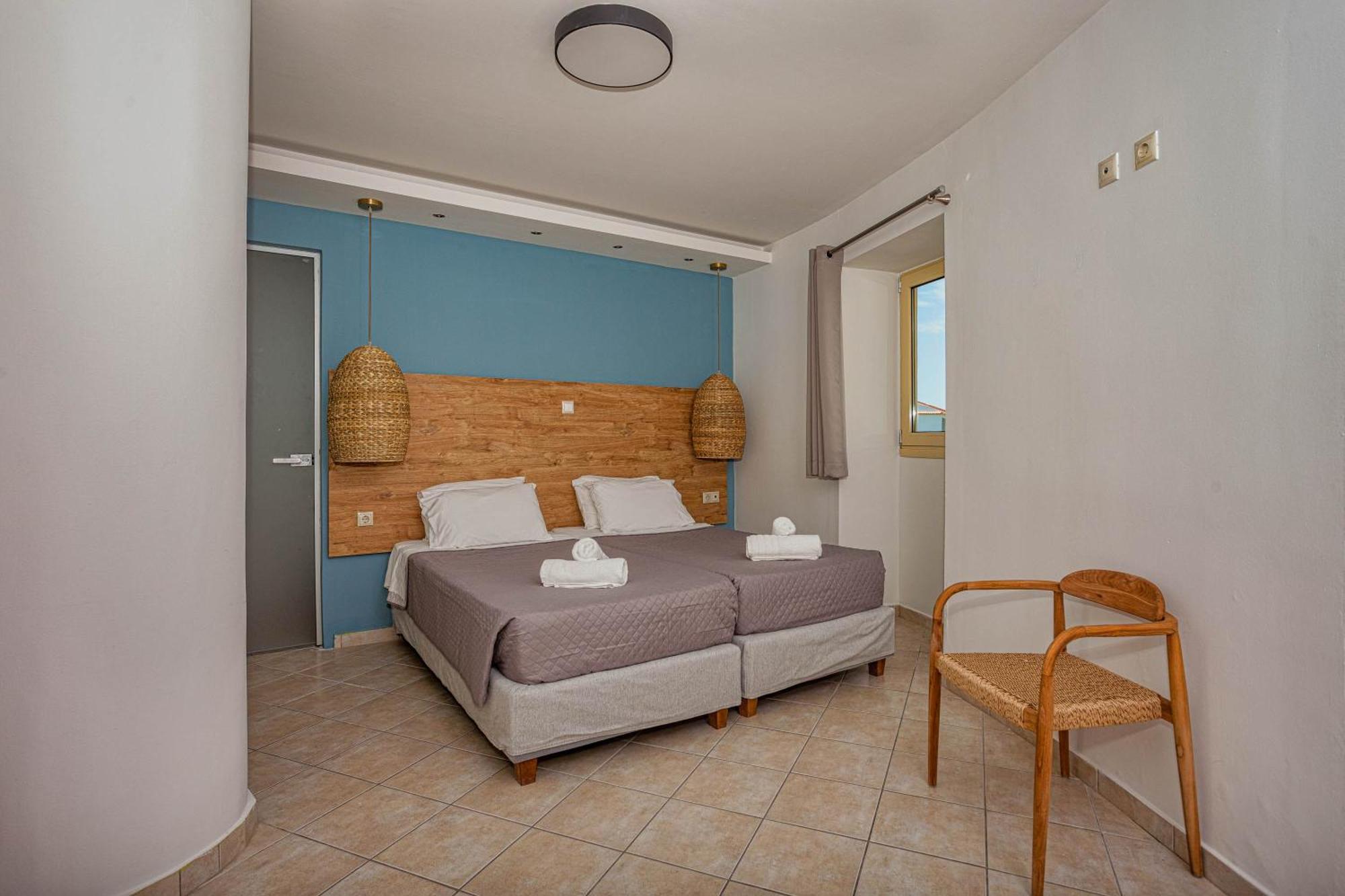 Island Kavos Hotel Exterior photo