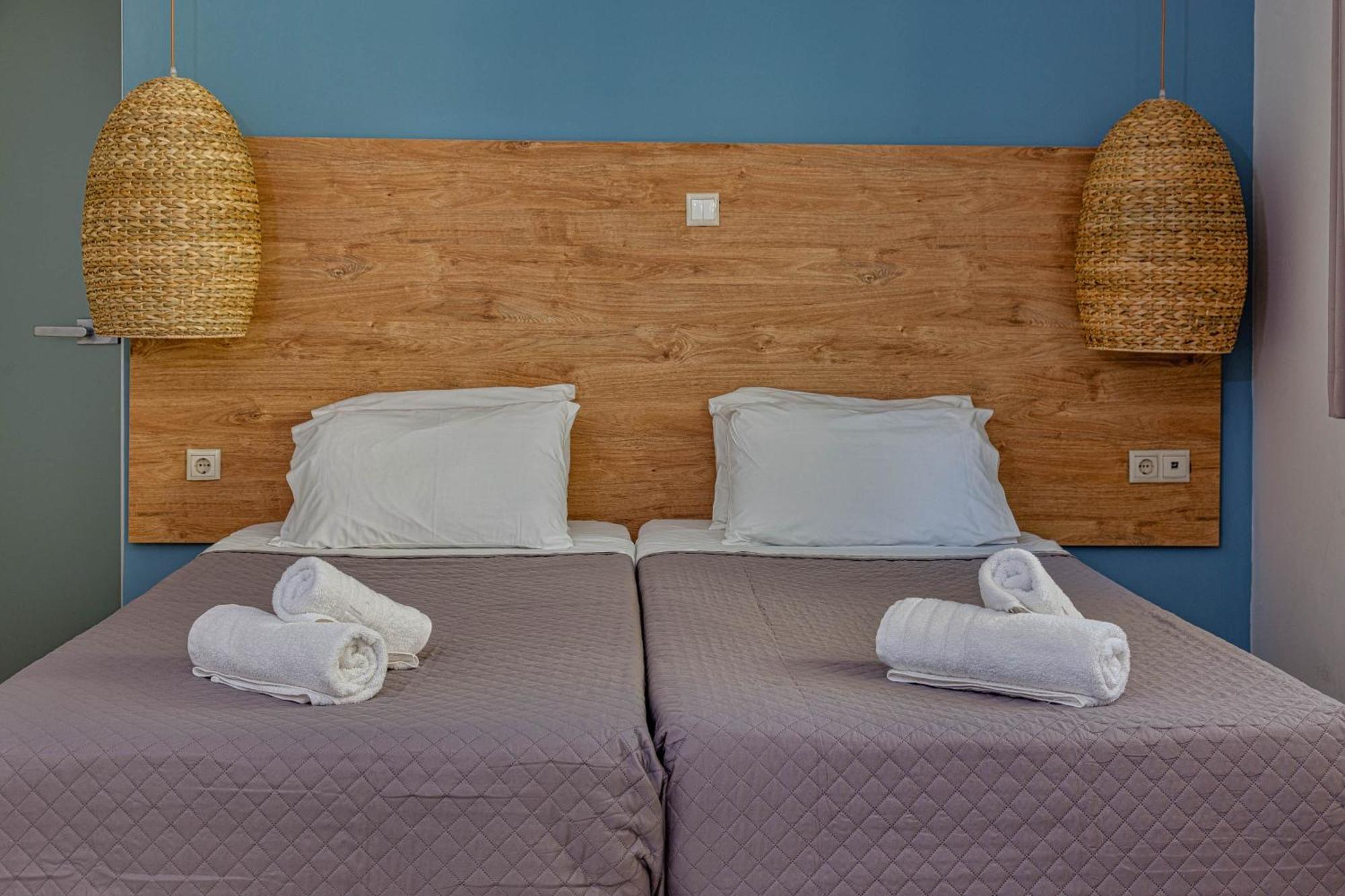 Island Kavos Hotel Exterior photo